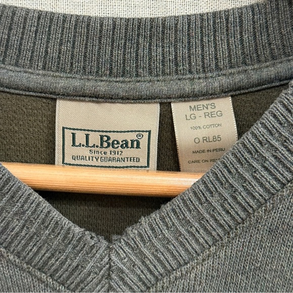 L.L. Bean Men’s V-Neck Pullover Sweatshirt Green Gray - Picture 3 of 6